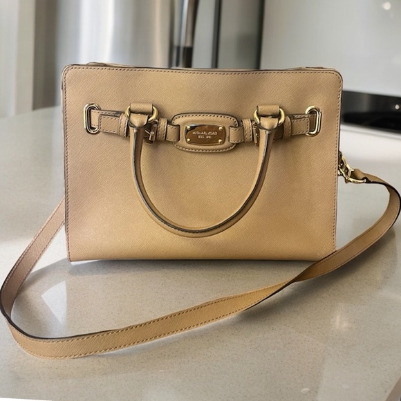 Michael Kors Handbags - Authentic Michael Kors Leather Handbag in Tan- Size Medium